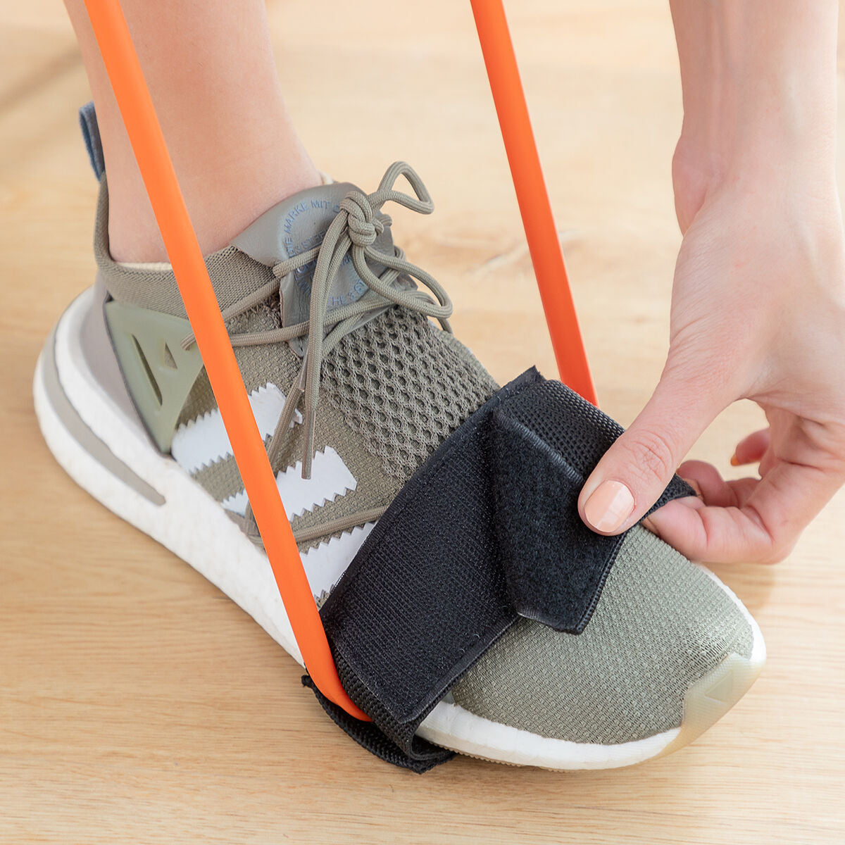 Gürtel mit Widerstandsbändern für das Gesäßtraining und Bootrainer-Übungsanleitung
