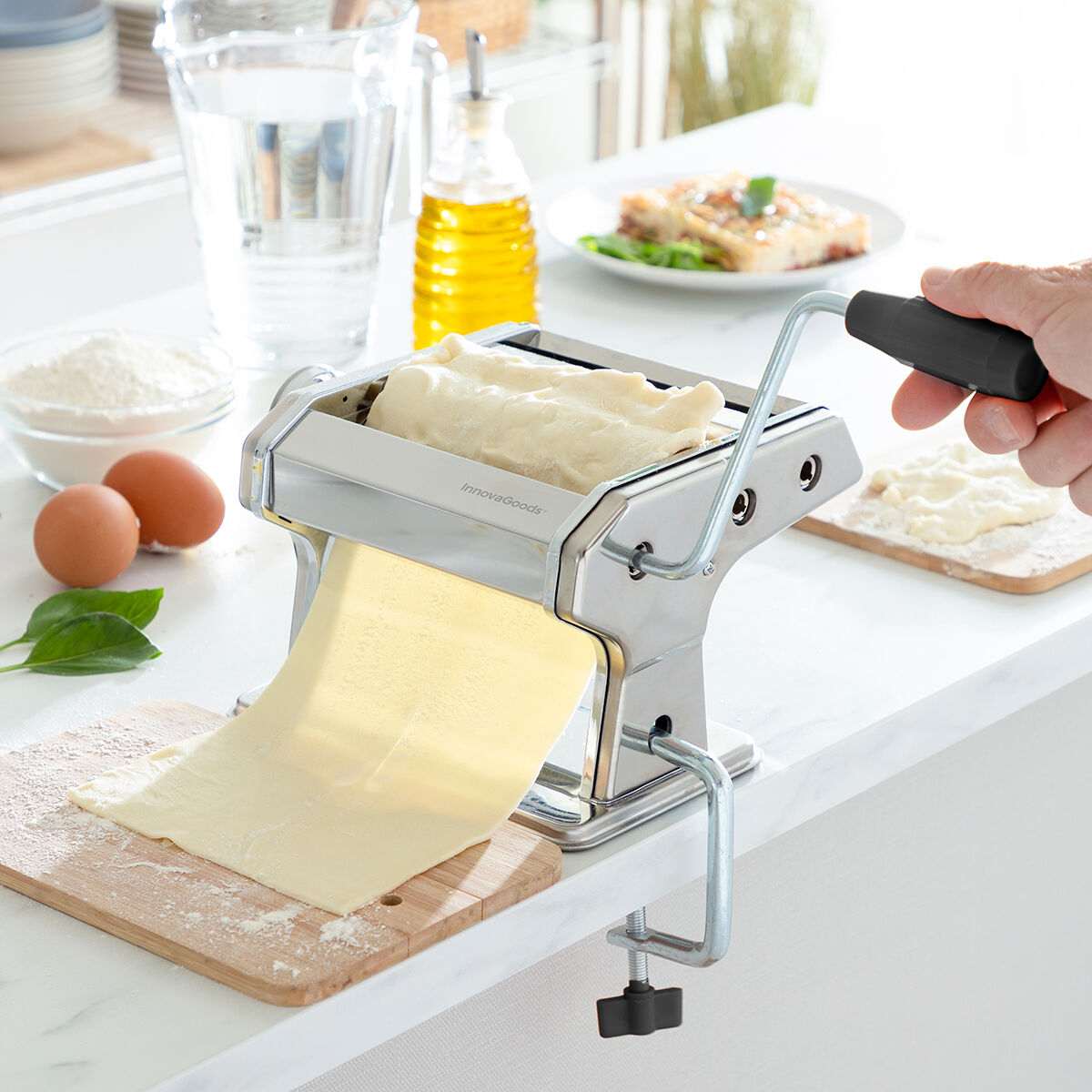 Maschine zur Herstellung frischer Pasta mit Rezepten Frashta InnovaGoods