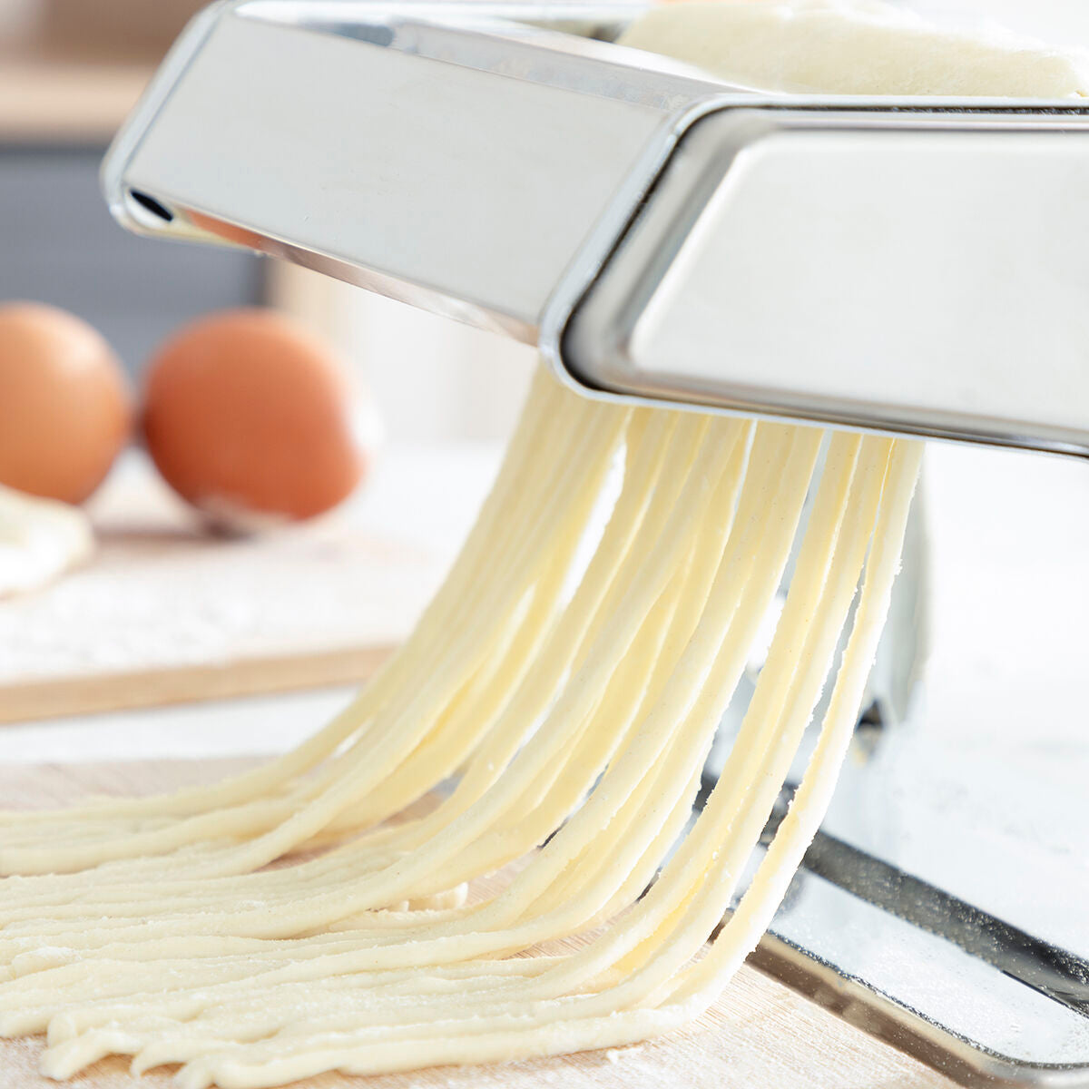 Maschine zur Herstellung frischer Pasta mit Rezepten Frashta InnovaGoods