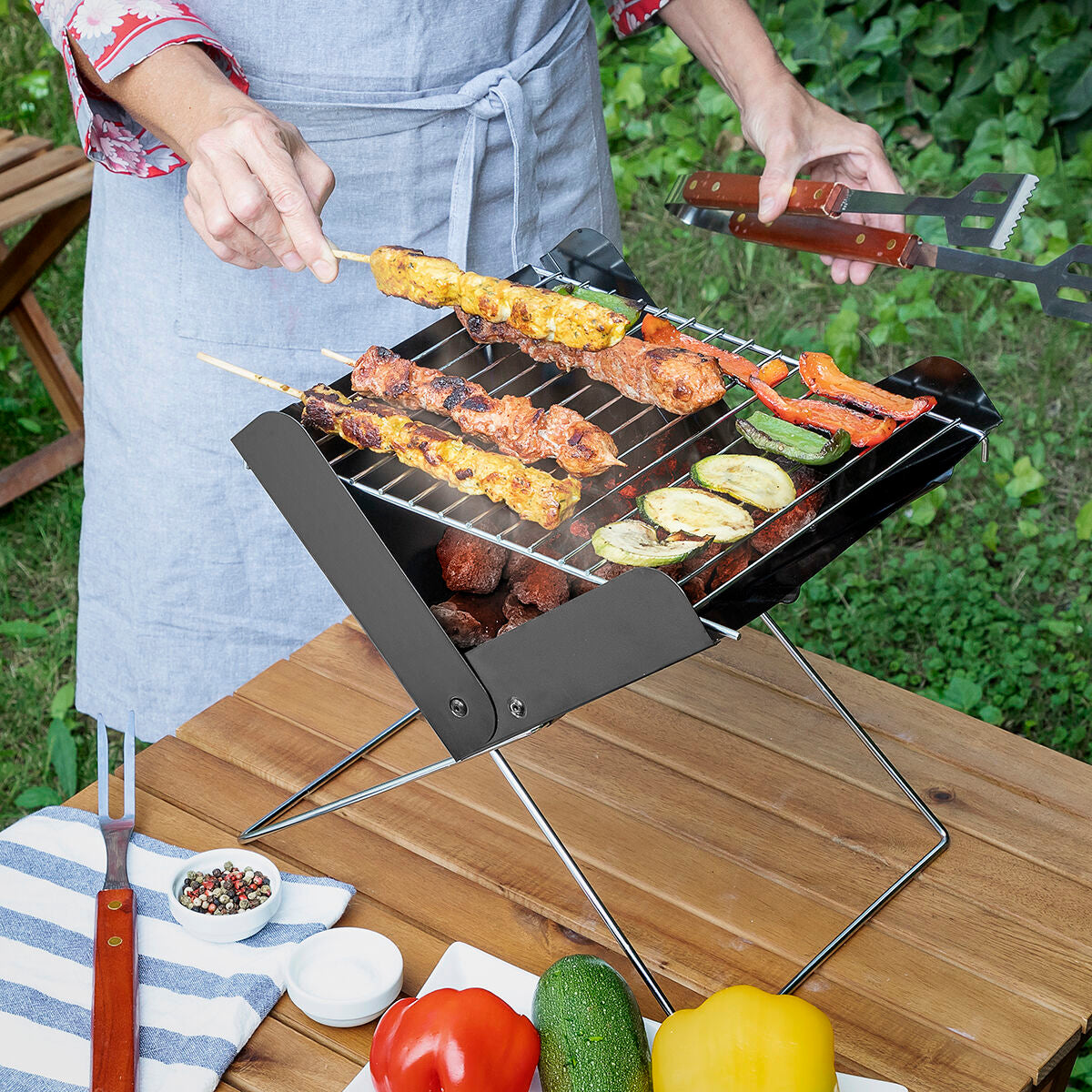 Mini tragbarer Klapp-Grill für Holzkohle Foldecue InnovaGoods