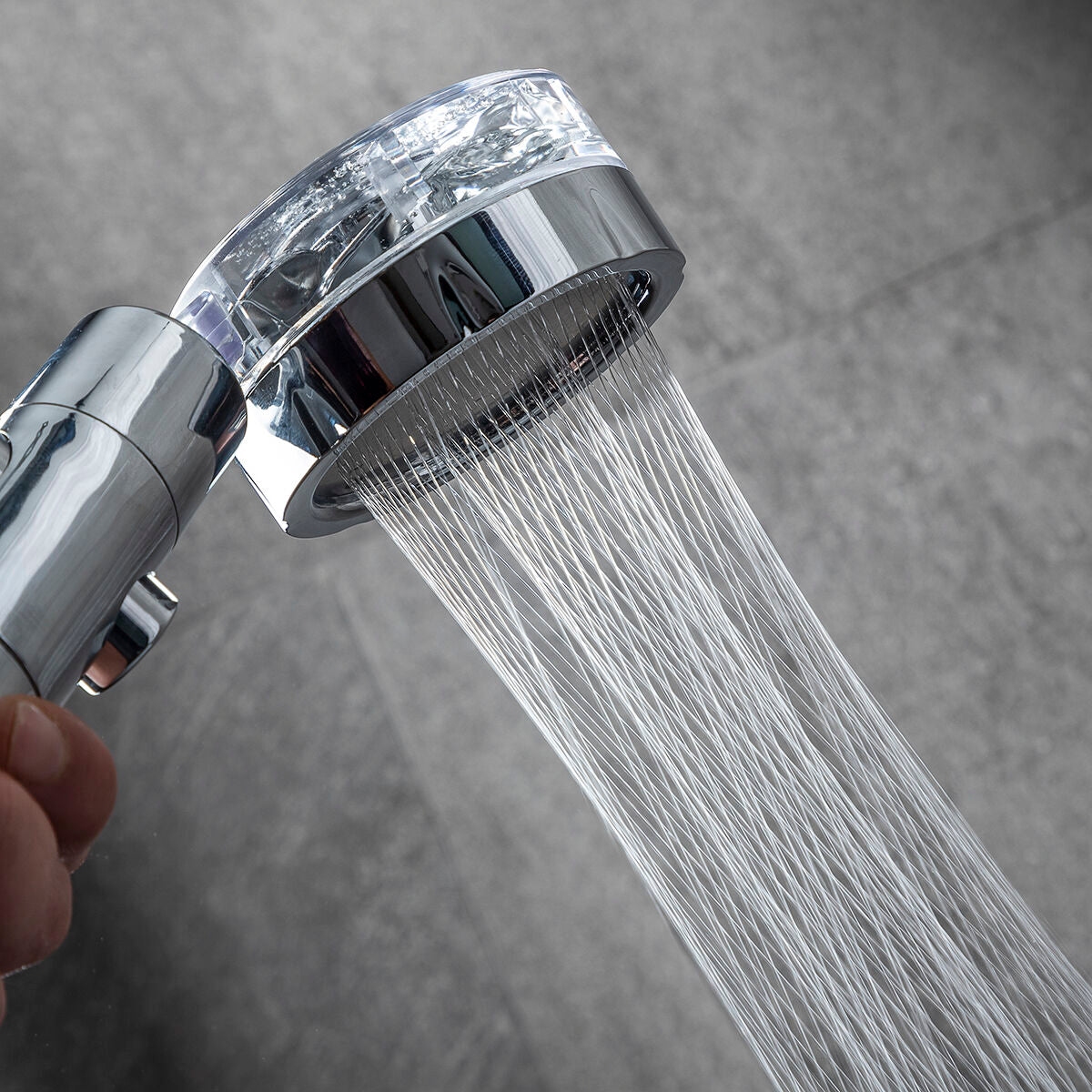 Öko-Dusche mit Druckpropeller und Reinigungsfilter Heliwer