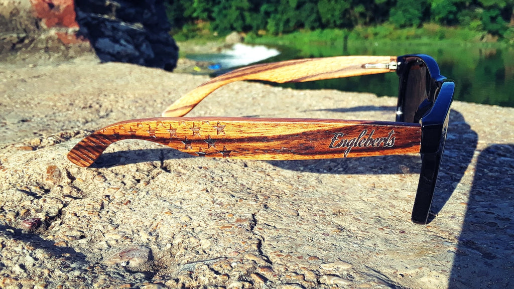 Zebrawood-Sonnenbrille, Stars and Bars mit Holz-Etui, polarisiert
